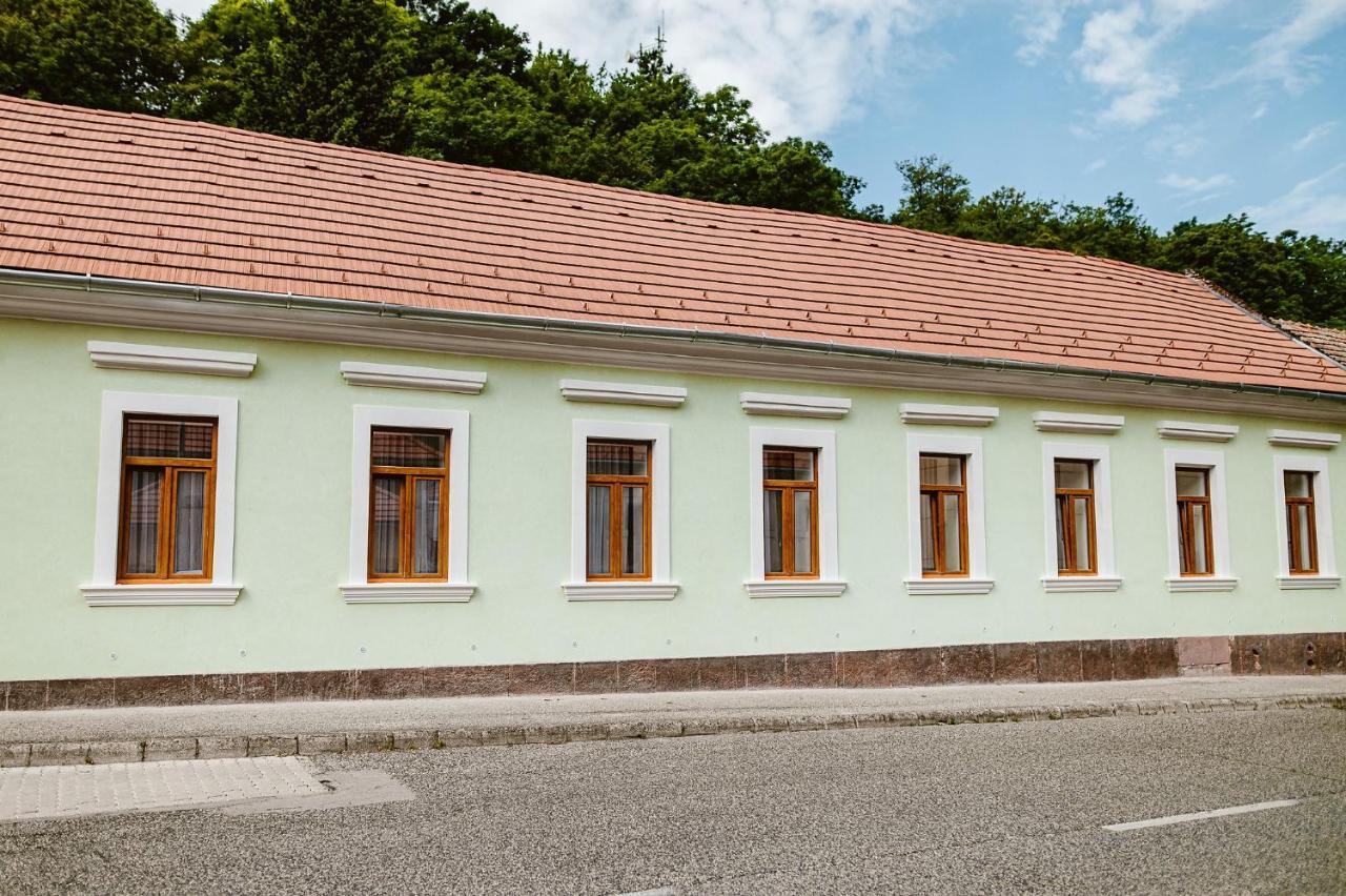 Aparthotel Sziklavendeghaz Veszprém Exterior foto