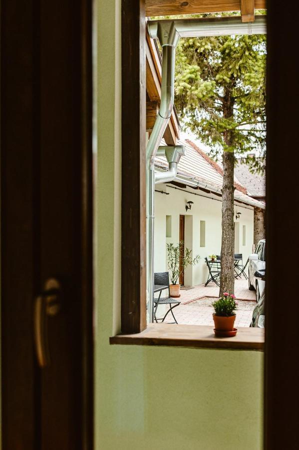 Aparthotel Sziklavendeghaz Veszprém Exterior foto