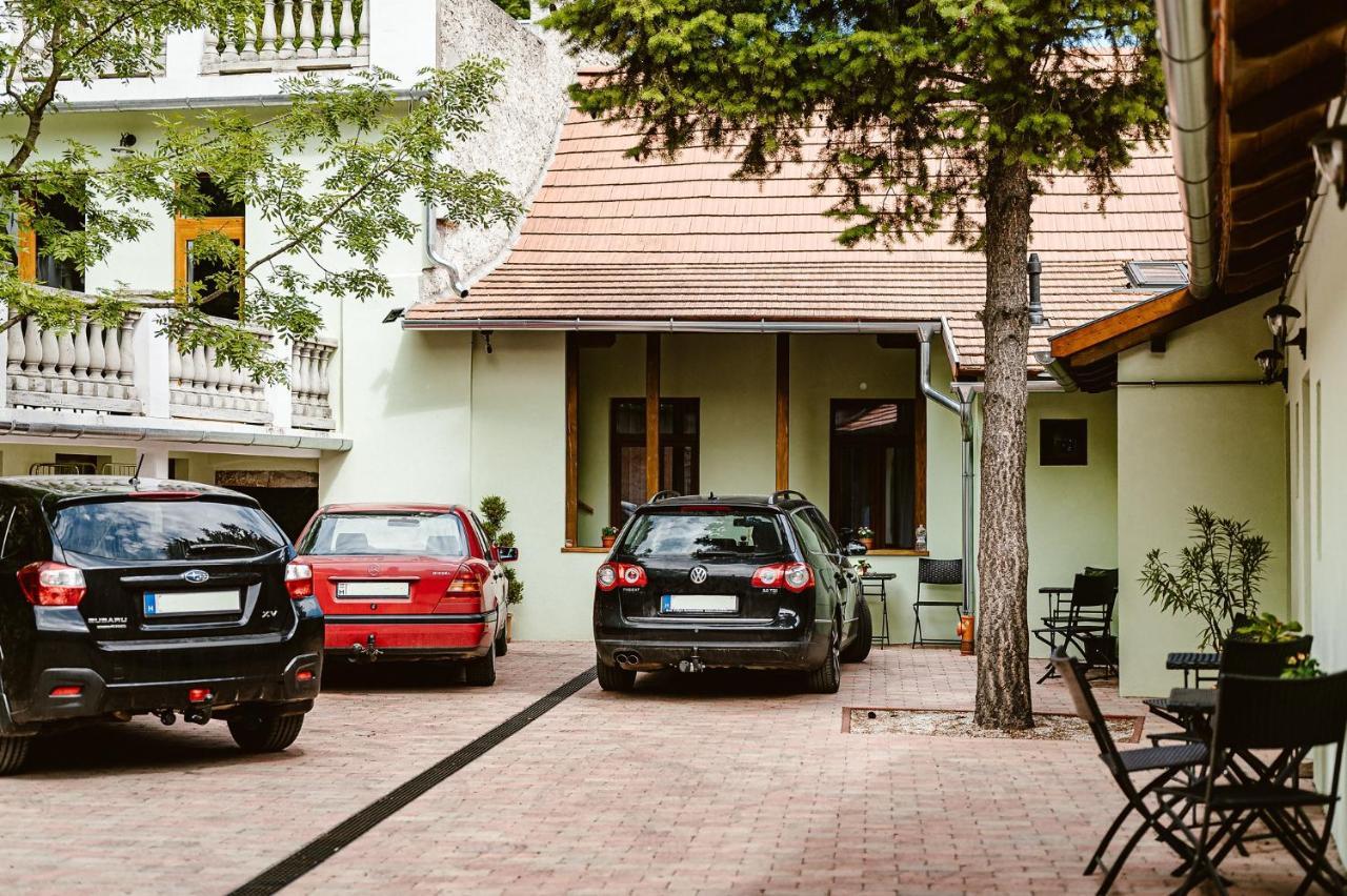 Aparthotel Sziklavendeghaz Veszprém Exterior foto